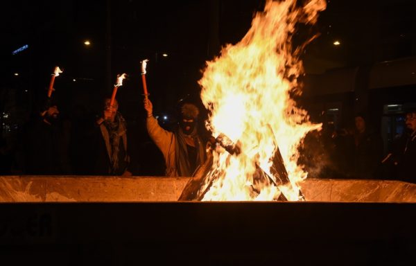 BONFIRE OF POVERTY – Le Bûcher des Endettés – photo by Demir Sönmez, 2016