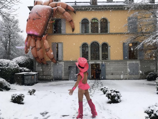 GET A NERVE! – Tim Patch (aka PRICASSO) and Amulette Haine’s giant inflatable crab, Villa Sarasin, 2019